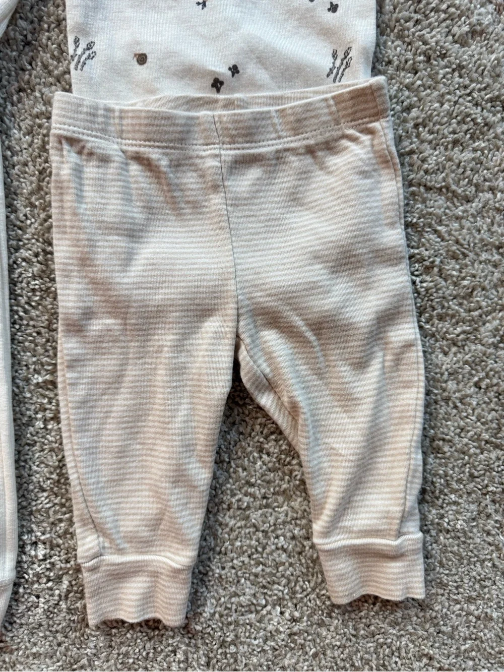 Carter's baby bundle neutral 3-Piece Bodysuit Set Sleeper pants Size 6 Months 6M